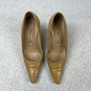 Manolo Blahnik Beige Patent Leather Pointed-Toe Heels - Size 36